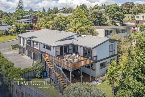 Photo of property in 32 Mcdowell Crescent, Hillcrest, Auckland, 0627