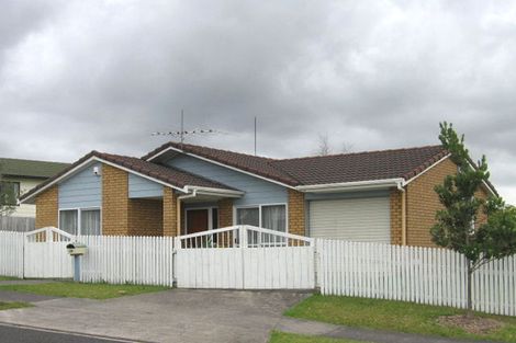 Photo of property in 30 Hassan Drive, Massey, Auckland, 0614
