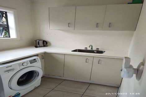 Photo of property in 3 Dayspring Way, Pakuranga, Auckland, 2010