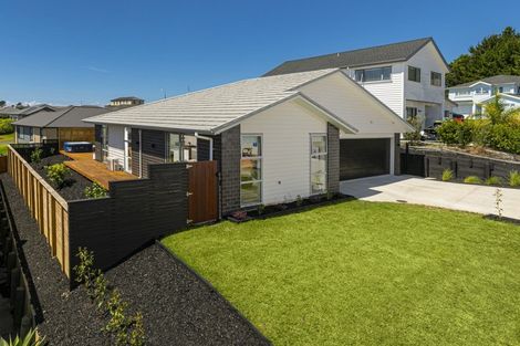 Photo of property in 4 Kiwa Crescent, Gulf Harbour, Whangaparaoa, 0930