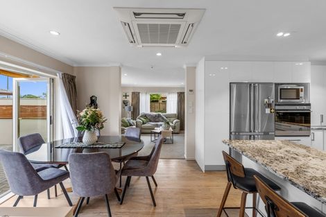 Photo of property in 9 Millstone Lane, Henderson, Auckland, 0612