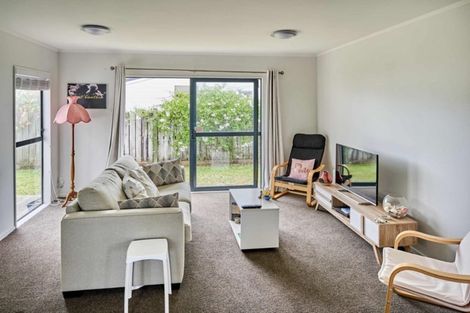 Photo of property in 2/26 Mason Street, Moera, Lower Hutt, 5010