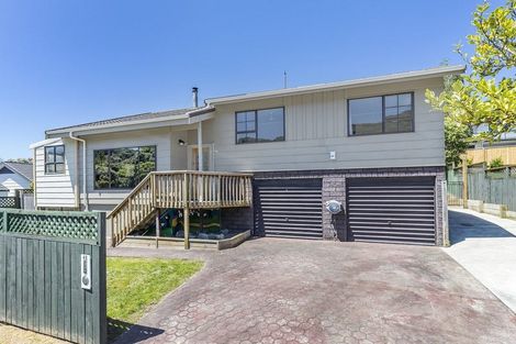 Photo of property in 45 Albatross Close, Whitby, Porirua, 5024