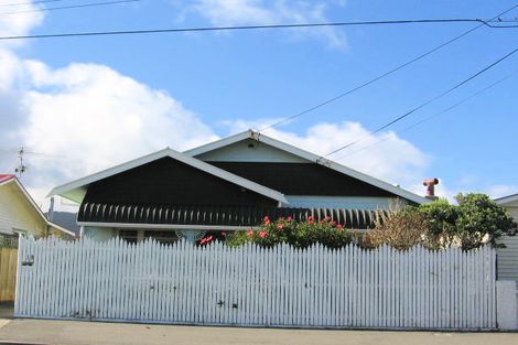 Photo of property in 10 Collins Street, Petone, Lower Hutt, 5012