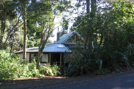 Photo of property in 18 Tawini Road, Titirangi, Auckland, 0604