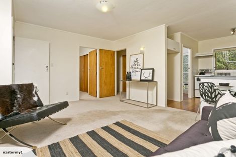 Photo of property in 1/8 Northwick Place, Hillcrest, Auckland, 0627