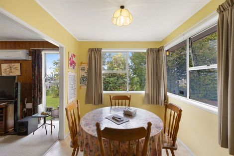 Photo of property in 10 Avalon Place, Glenfield, Auckland, 0629
