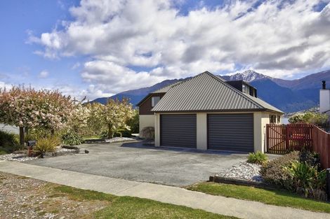 Photo of property in 8 Oregon Drive, Kelvin Heights, Queenstown, 9300