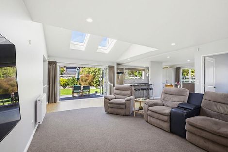 Photo of property in 4 Botany Lane, Whitby, Porirua, 5024