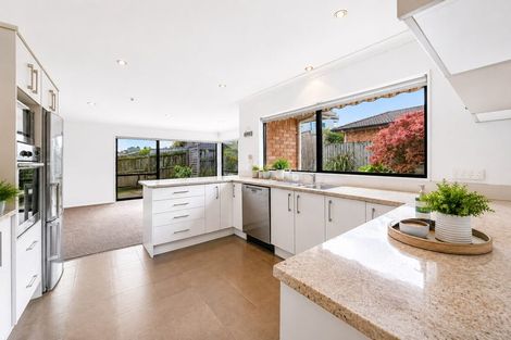 Photo of property in 20 Mackwell Road, Fairview Heights, Auckland, 0632