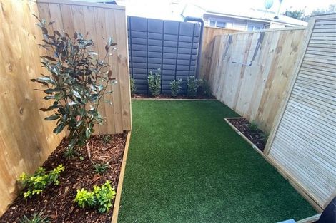 Photo of property in 7/24 Yeovil Road, Te Atatu Peninsula, Auckland, 0610