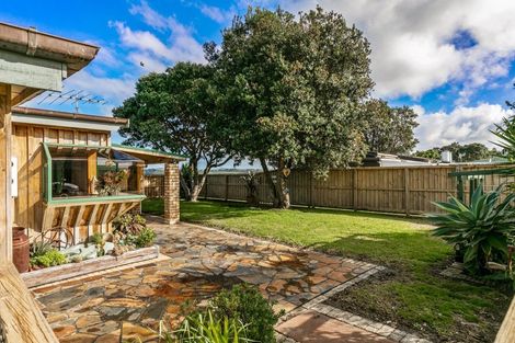 Photo of property in 11 Ronald Avenue, Glenbrook, Waiuku, 2681