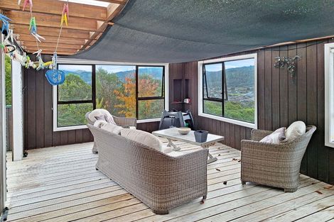 Photo of property in 40 Seymour Grove, Kingsley Heights, Upper Hutt, 5018