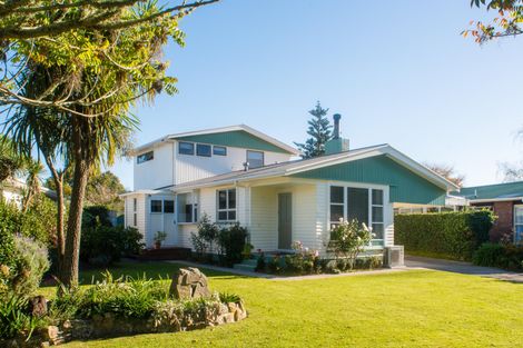 Photo of property in 30 Turenne Street, Inner Kaiti, Gisborne, 4010