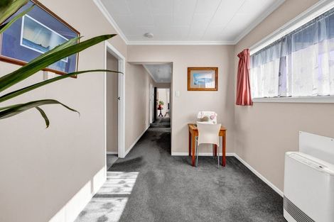 Photo of property in 31 Kamahi Avenue, Hawera, 4610