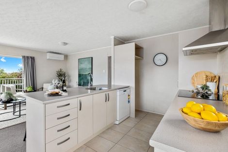 Photo of property in 12a Tower Hill, Stanmore Bay, Whangaparaoa, 0930