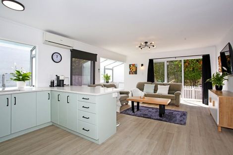 Photo of property in 125a Ennis Avenue, Pakuranga Heights, Auckland, 2010