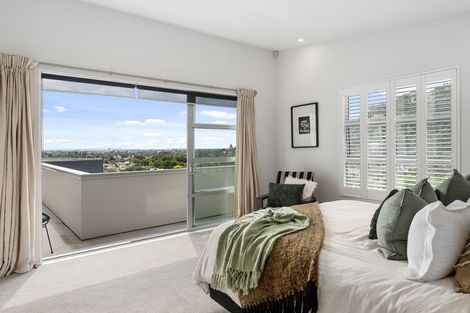 Photo of property in 12 Maurice Knowles Lane, Cashmere, Christchurch, 8022