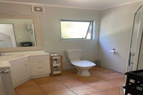 Photo of property in 195 Orere-matingarahi Road, Orere Point, Papakura, 2585