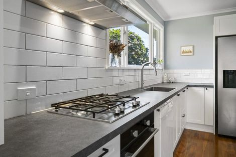 Photo of property in 18 Kent Crescent, Awapuni, Palmerston North, 4412