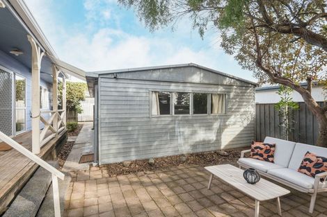 Photo of property in 2/62 Parkers Road, Tahunanui, Nelson, 7011