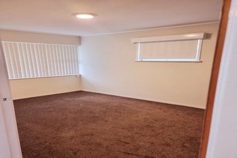 Photo of property in 2/55 Orams Road, Hillpark, Auckland, 2102