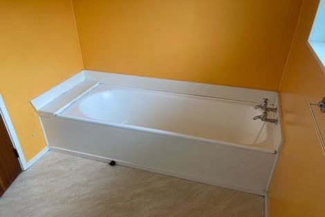 Photo of property in 4216 Great North Road, Glendene, Auckland, 0602