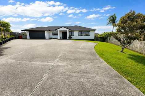 Photo of property in 17 Rivervale Grove, Stanmore Bay, Whangaparaoa, 0932