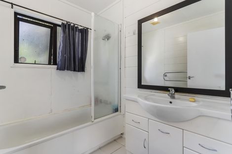 Photo of property in 2/11 Bluewater Place, Wattle Downs, Auckland, 2103