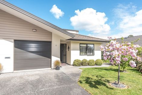 Photo of property in Caversham Park, 2/33 Caversham Road, Westmere, Whanganui, 4501