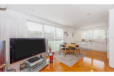 Photo of property in 1/4 Battle Place, Glenfield, Auckland, 0629