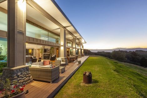 Photo of property in 187 Peka Peka Road, Peka Peka, Waikanae, 5391