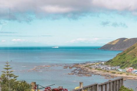 Photo of property in 28 Welland Place, Island Bay, Wellington, 6023