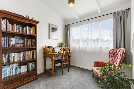Photo of property in 16 Carillon Place, Massey, Auckland, 0614