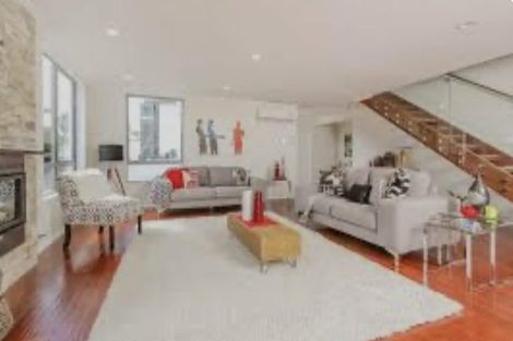 Photo of property in 436a East Coast Road, Windsor Park, Auckland, 0630