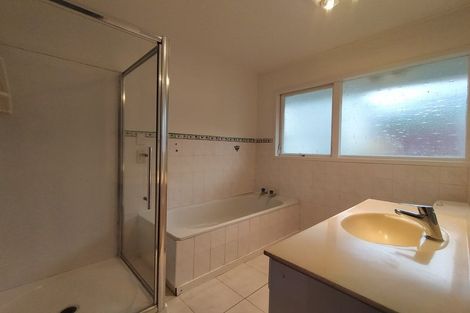 Photo of property in 82 Archmillen Avenue, Pakuranga Heights, Auckland, 2010