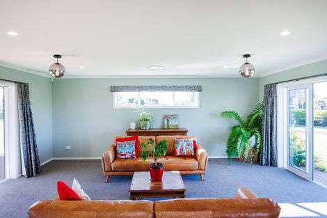 Photo of property in 21 Loveston Lane, Kelvin Grove, Palmerston North, 4470