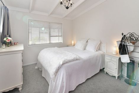 Photo of property in 19b Albatross Road, Red Beach, 0932