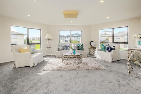 Photo of property in 55 Packspur Drive, Flat Bush, Auckland, 2016