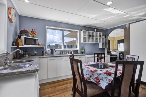 Photo of property in 2 Denby Road, Hawera, 4610