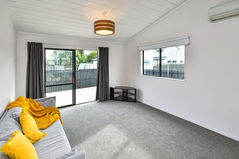 Photo of property in 2/83 Dominion Road, Papakura, 2110