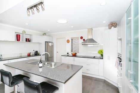 Photo of property in 2 Ruske Place, Grandview Heights, Hamilton, 3200