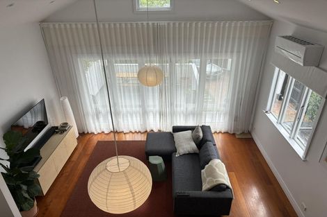 Photo of property in 8 Beach Road, Northcote Point, Auckland, 0627