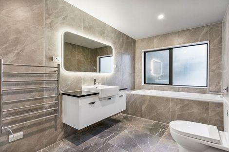 Photo of property in 15 Ti Kouka Place, Te Atatu Peninsula, Auckland, 0610