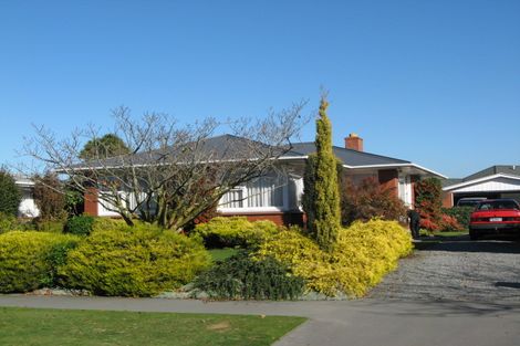 Photo of property in 136 Warren Crescent, Hillmorton, Christchurch, 8025