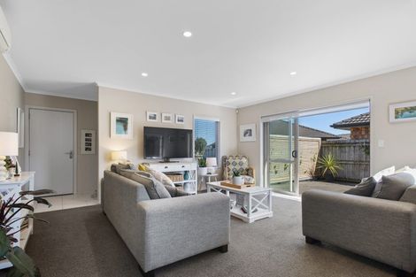 Photo of property in 17 Tatahi Cove, Papamoa Beach, Papamoa, 3118