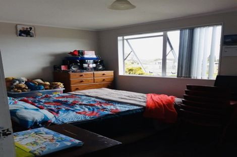 Photo of property in 2 Sparrow Place, Weymouth, Auckland, 2103