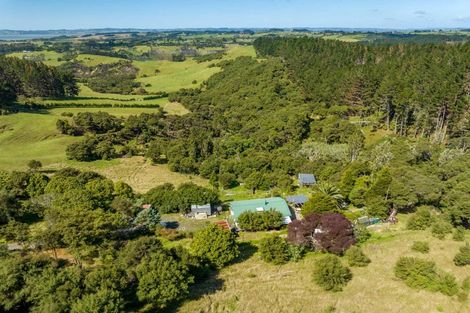 Photo of property in 169 Mcleod Road, South Head, Helensville, 0874