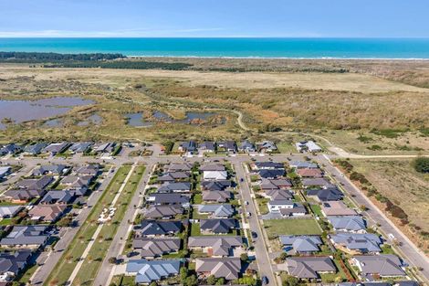 Photo of property in 14 Waimarie Street, Pegasus, 7612