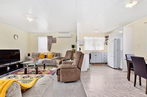 Photo of property in 3/35 Waterview Road West, Takanini, 2112